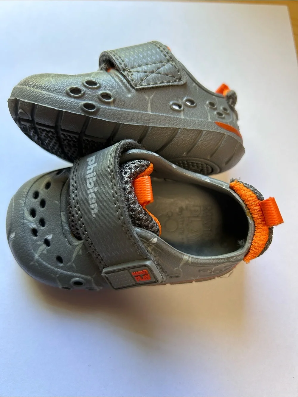 Stride Rite Made 2 Play Phibian Grey Shark baby Water sneakers Size 3M